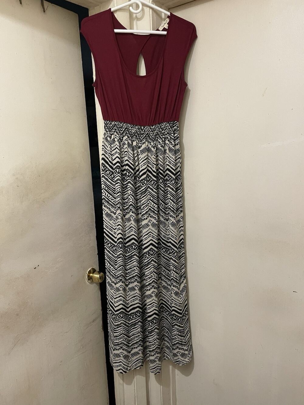 Paper Plane Women’s Burgundy & Black Tribal Print Maxi Dress Size Large Boho